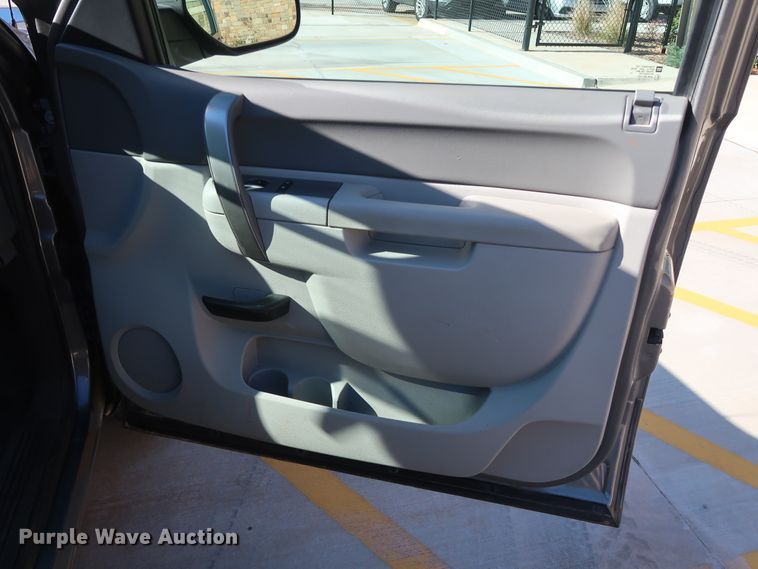 image for item DH3657 2013 Chevrolet Silverado 1500 Ext. Cab pickup truck