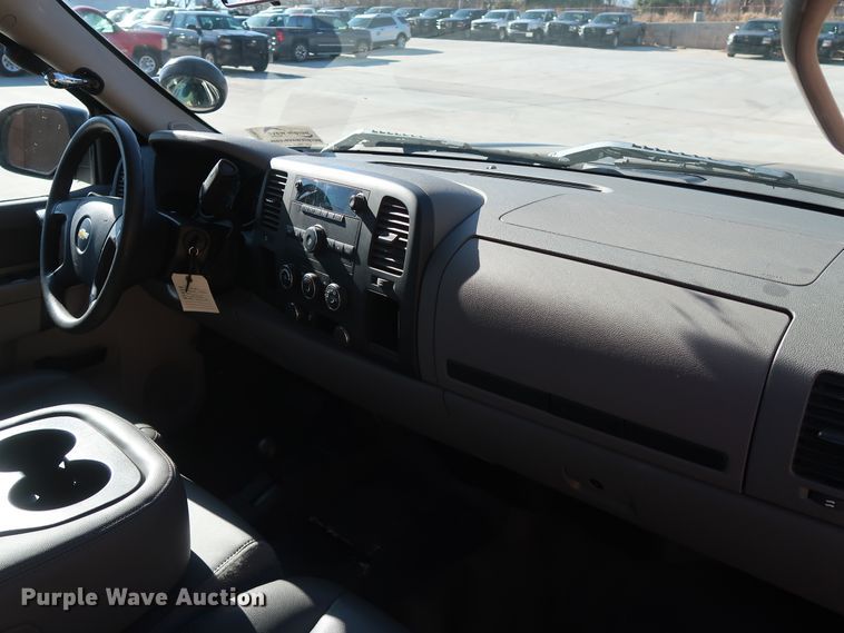 image for item DH3657 2013 Chevrolet Silverado 1500 Ext. Cab pickup truck