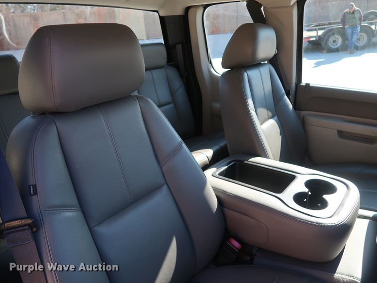 image for item DH3657 2013 Chevrolet Silverado 1500 Ext. Cab pickup truck