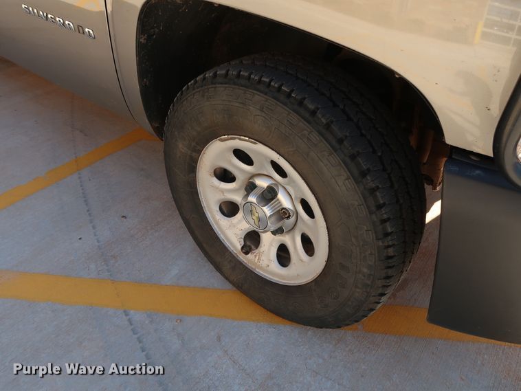 image for item DH3657 2013 Chevrolet Silverado 1500 Ext. Cab pickup truck