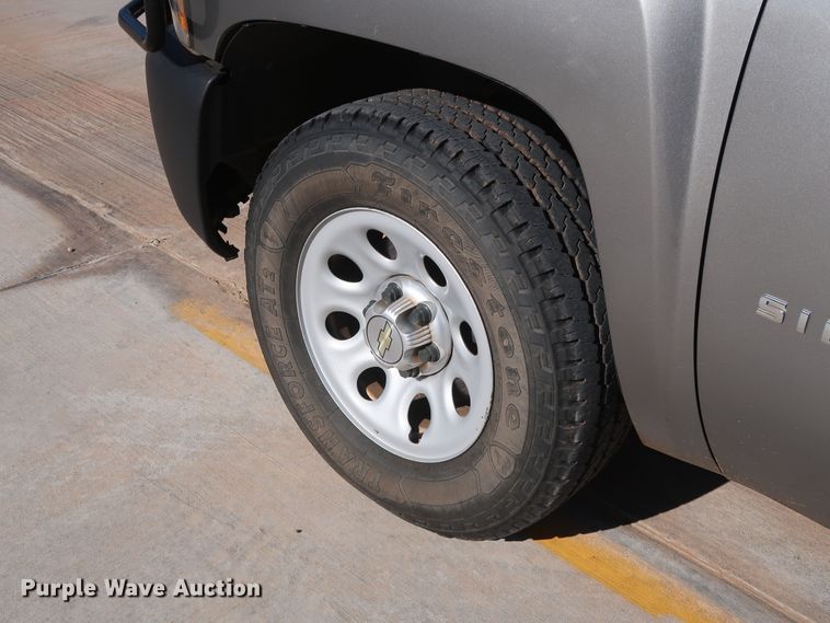 image for item DH3657 2013 Chevrolet Silverado 1500 Ext. Cab pickup truck