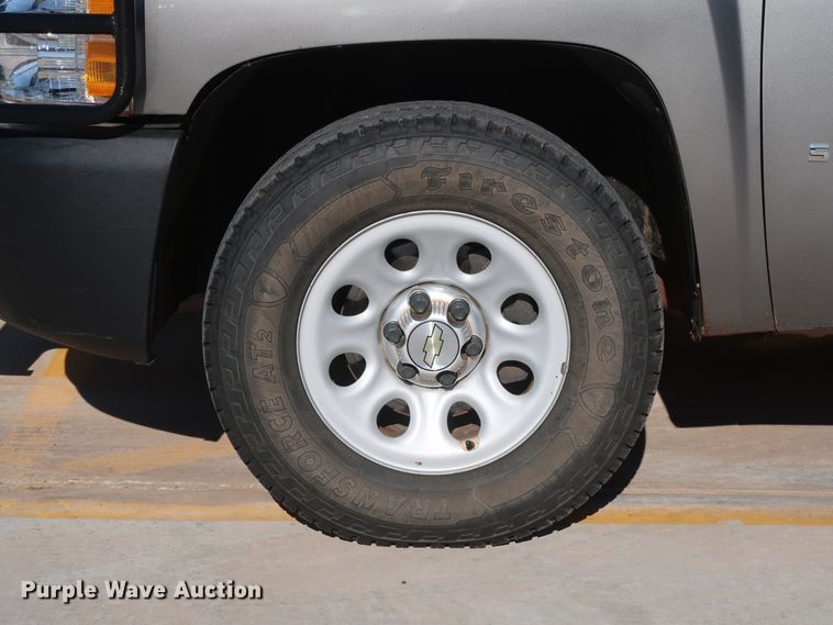 image for item DH3657 2013 Chevrolet Silverado 1500 Ext. Cab pickup truck