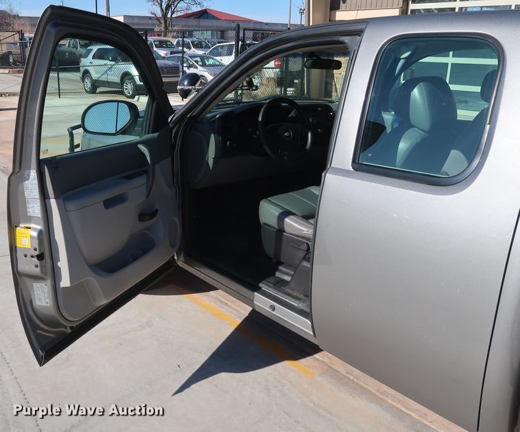 image for item DH3659 2013 Chevrolet Silverado 1500 Ext. Cab pickup truck