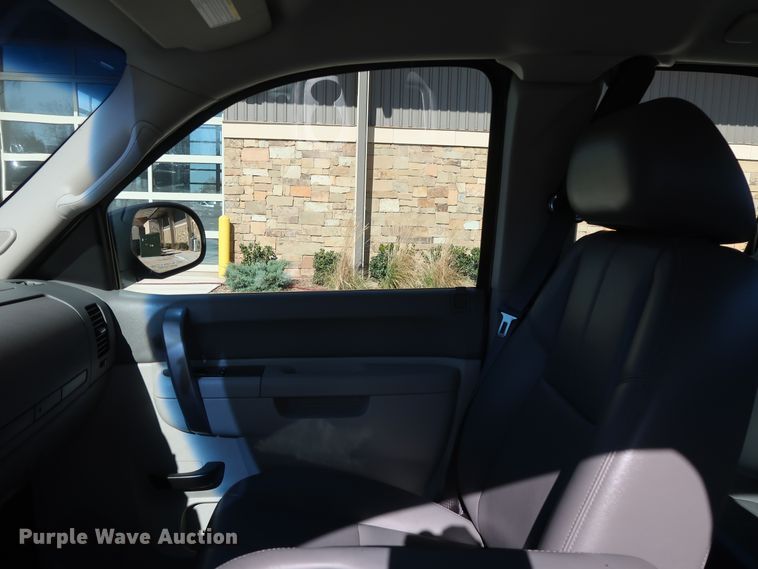 image for item DH3659 2013 Chevrolet Silverado 1500 Ext. Cab pickup truck