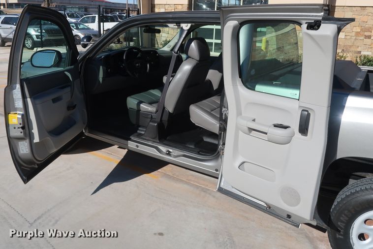 image for item DH3659 2013 Chevrolet Silverado 1500 Ext. Cab pickup truck