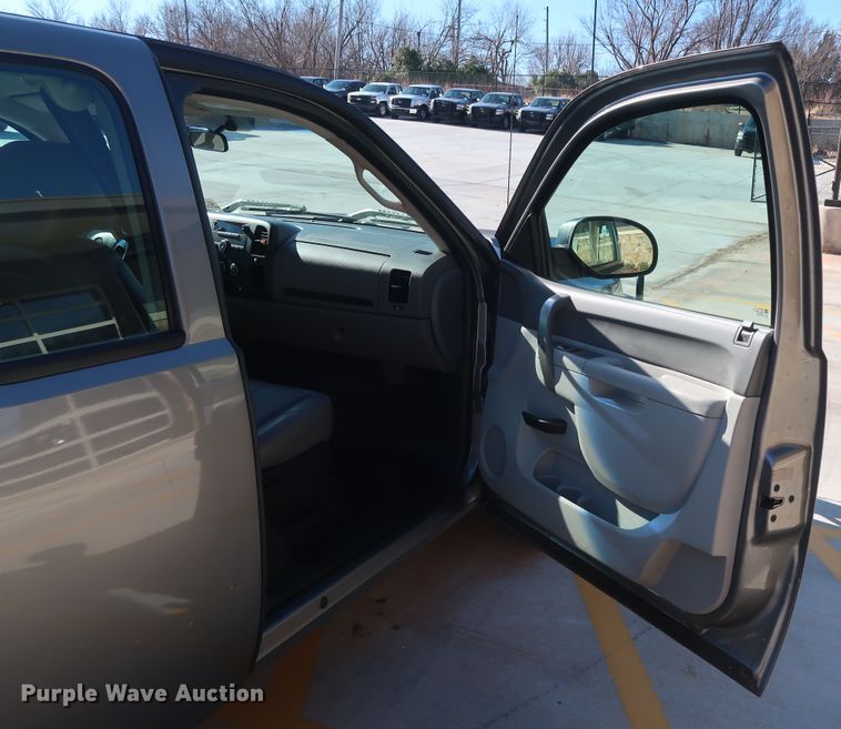 image for item DH3659 2013 Chevrolet Silverado 1500 Ext. Cab pickup truck