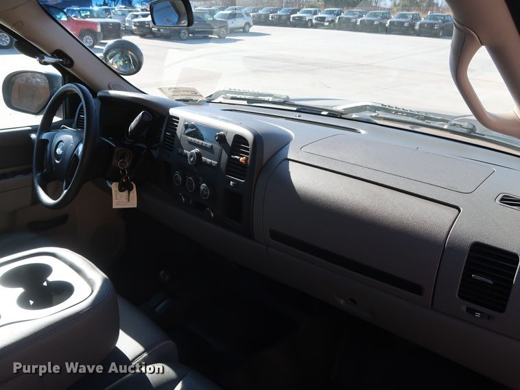 image for item DH3659 2013 Chevrolet Silverado 1500 Ext. Cab pickup truck