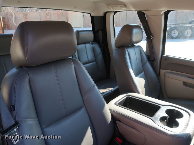 image for item DH3659 2013 Chevrolet Silverado 1500 Ext. Cab pickup truck