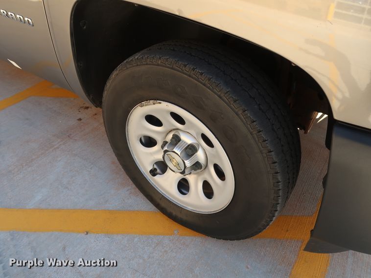 image for item DH3659 2013 Chevrolet Silverado 1500 Ext. Cab pickup truck