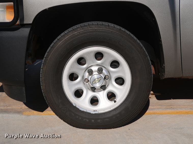 image for item DH3659 2013 Chevrolet Silverado 1500 Ext. Cab pickup truck