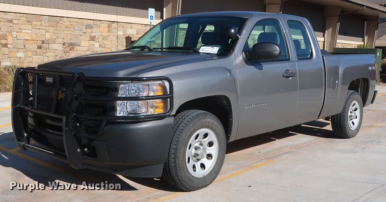 image for item DH3660 2013 Chevrolet Silverado 1500 Ext. Cab pickup truck