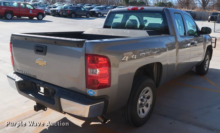image for item DH3660 2013 Chevrolet Silverado 1500 Ext. Cab pickup truck