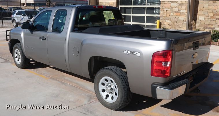 image for item DH3660 2013 Chevrolet Silverado 1500 Ext. Cab pickup truck