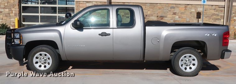 image for item DH3660 2013 Chevrolet Silverado 1500 Ext. Cab pickup truck
