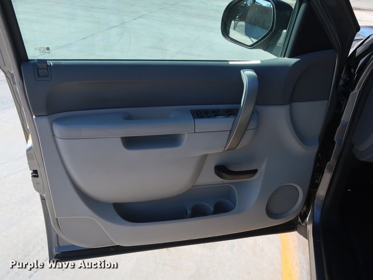 image for item DH3660 2013 Chevrolet Silverado 1500 Ext. Cab pickup truck