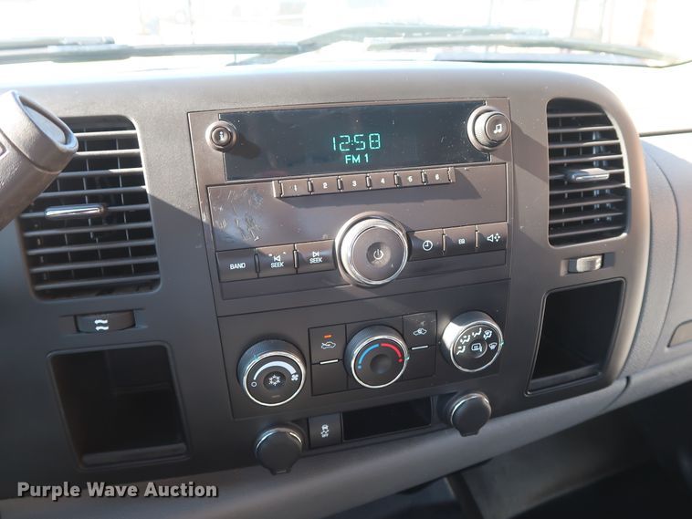 image for item DH3660 2013 Chevrolet Silverado 1500 Ext. Cab pickup truck