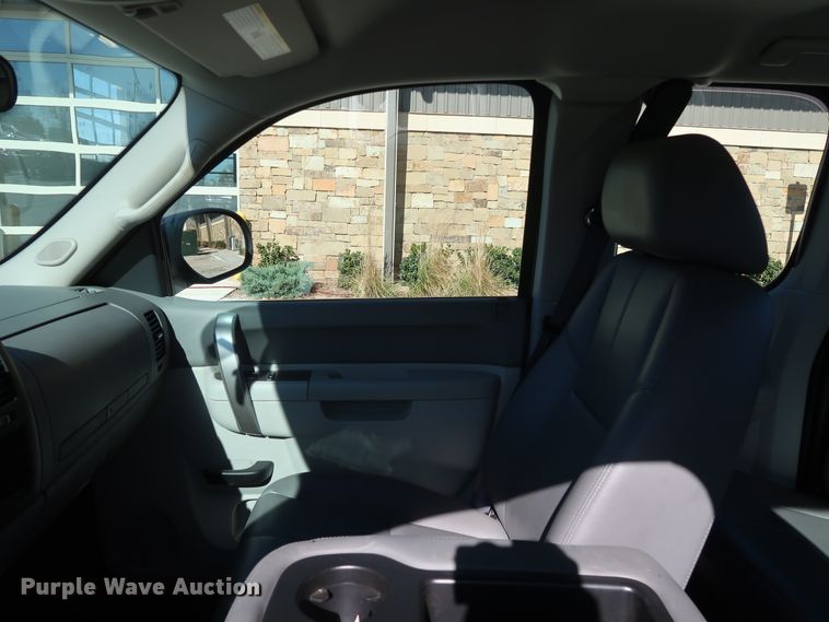 image for item DH3660 2013 Chevrolet Silverado 1500 Ext. Cab pickup truck