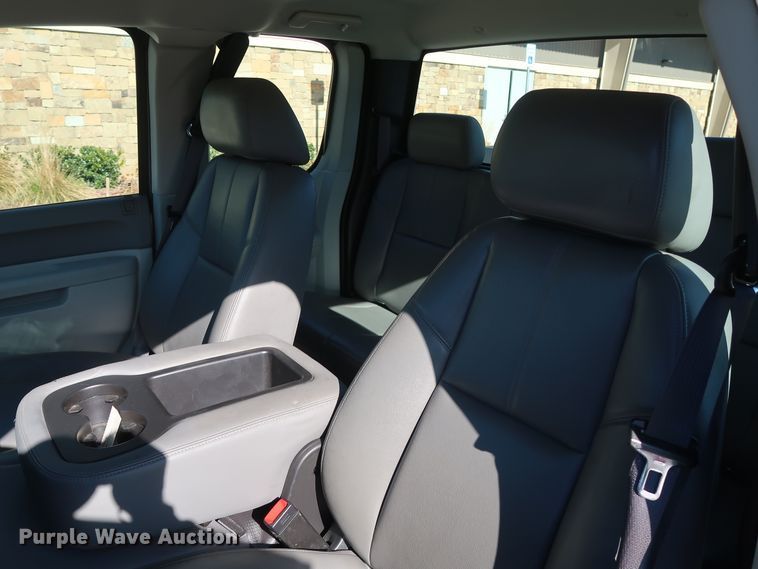 image for item DH3660 2013 Chevrolet Silverado 1500 Ext. Cab pickup truck