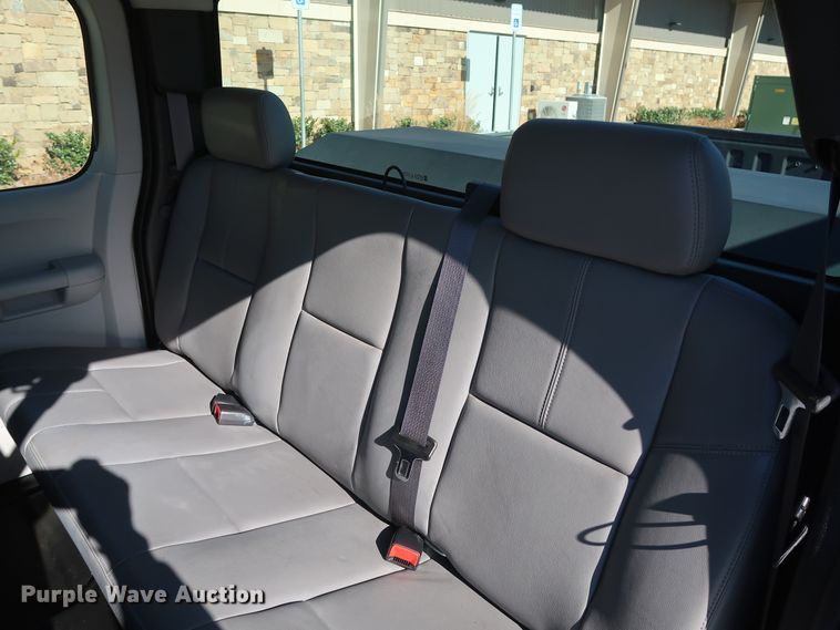 image for item DH3660 2013 Chevrolet Silverado 1500 Ext. Cab pickup truck