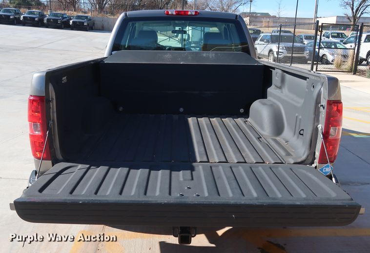 image for item DH3660 2013 Chevrolet Silverado 1500 Ext. Cab pickup truck