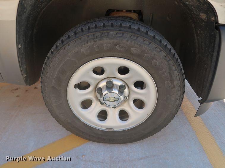 image for item DH3660 2013 Chevrolet Silverado 1500 Ext. Cab pickup truck