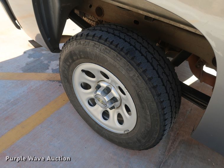 image for item DH3660 2013 Chevrolet Silverado 1500 Ext. Cab pickup truck