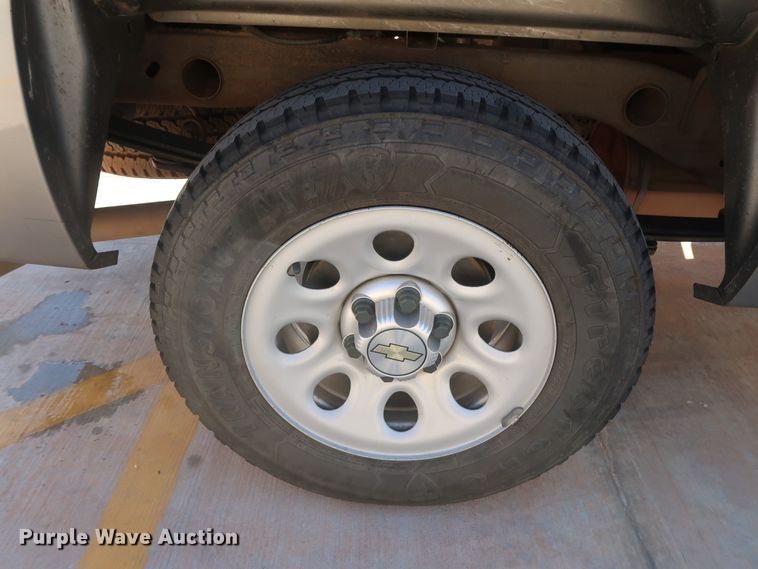 image for item DH3660 2013 Chevrolet Silverado 1500 Ext. Cab pickup truck