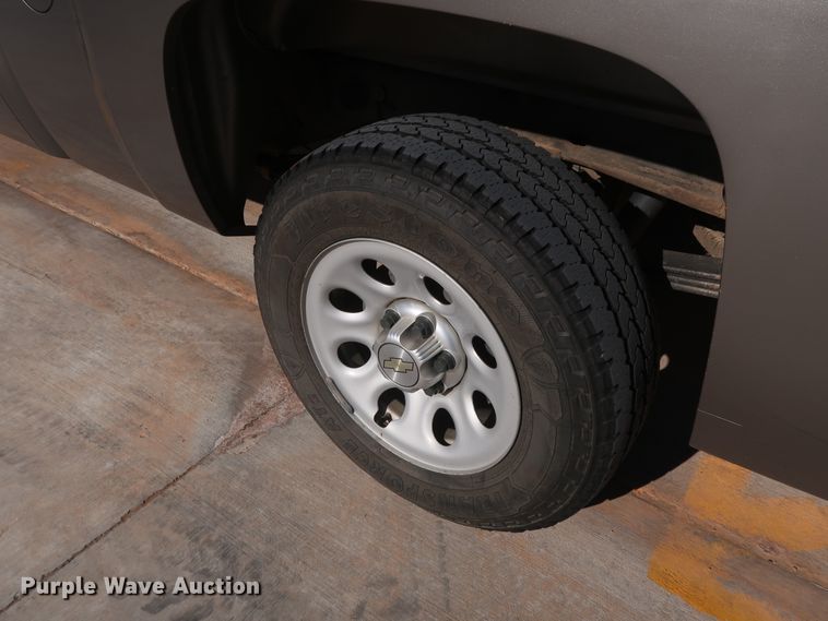 image for item DH3660 2013 Chevrolet Silverado 1500 Ext. Cab pickup truck