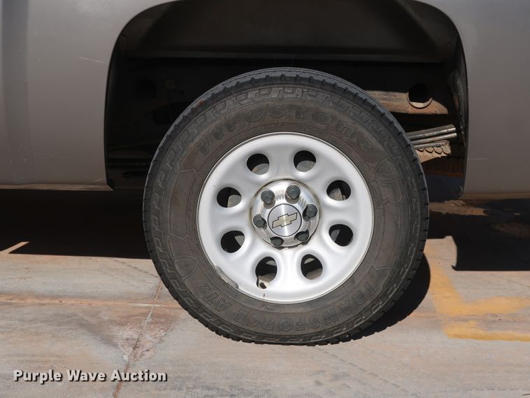 image for item DH3660 2013 Chevrolet Silverado 1500 Ext. Cab pickup truck