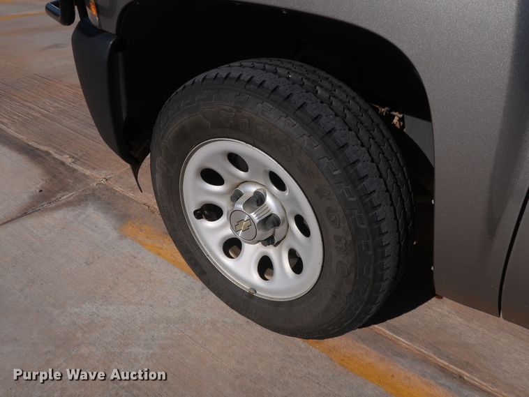 image for item DH3660 2013 Chevrolet Silverado 1500 Ext. Cab pickup truck