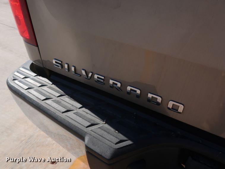 image for item DH3660 2013 Chevrolet Silverado 1500 Ext. Cab pickup truck