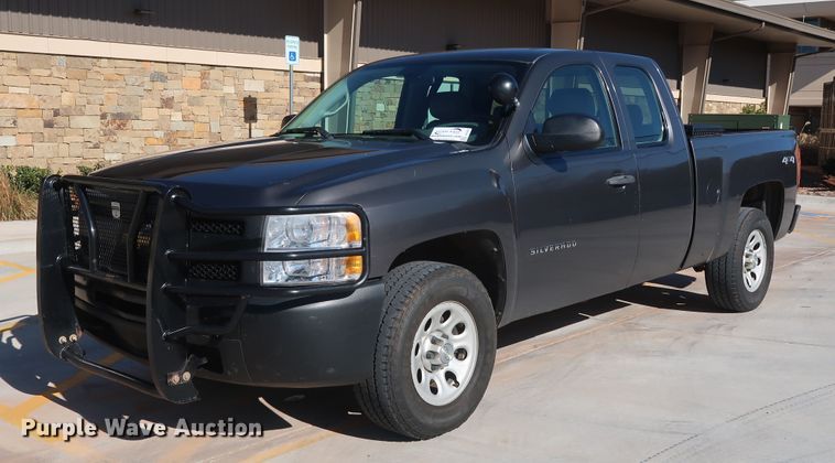 image for item DH3661 2011 Chevrolet Silverado 1500 Ext. Cab pickup truck
