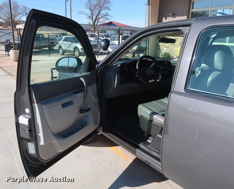image for item DH3661 2011 Chevrolet Silverado 1500 Ext. Cab pickup truck