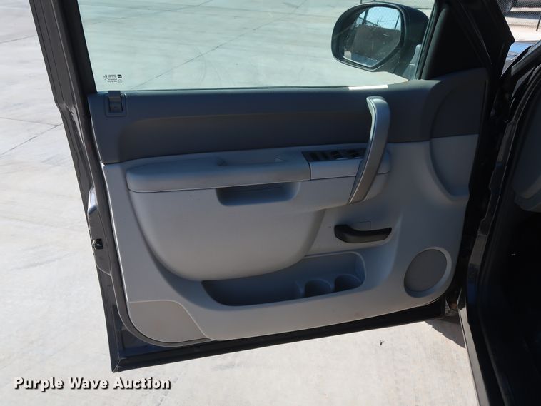 image for item DH3661 2011 Chevrolet Silverado 1500 Ext. Cab pickup truck