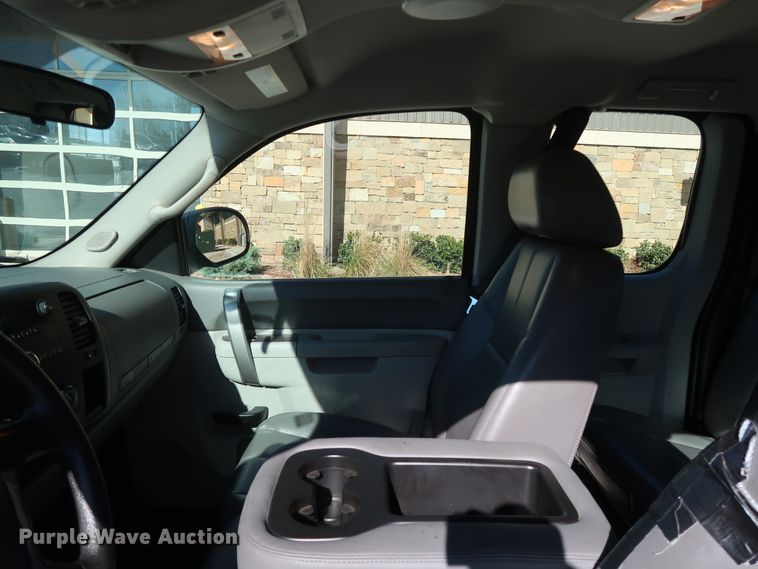 image for item DH3661 2011 Chevrolet Silverado 1500 Ext. Cab pickup truck