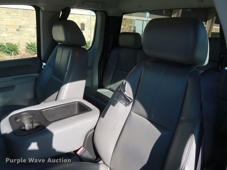 image for item DH3661 2011 Chevrolet Silverado 1500 Ext. Cab pickup truck