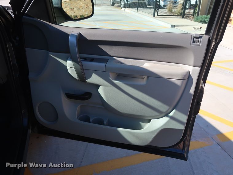 image for item DH3661 2011 Chevrolet Silverado 1500 Ext. Cab pickup truck