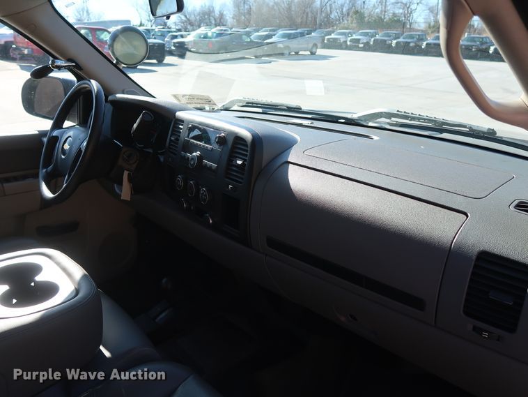 image for item DH3661 2011 Chevrolet Silverado 1500 Ext. Cab pickup truck