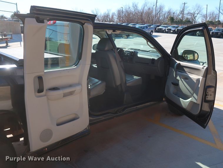 image for item DH3661 2011 Chevrolet Silverado 1500 Ext. Cab pickup truck