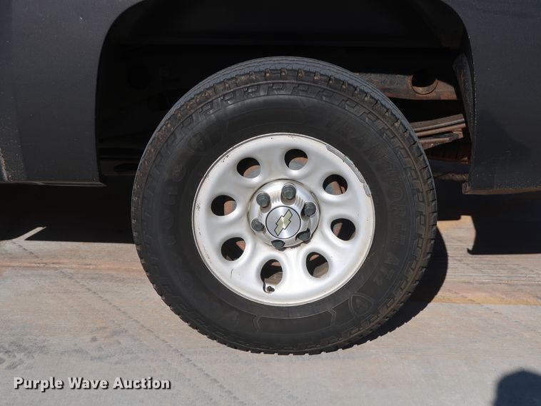 image for item DH3661 2011 Chevrolet Silverado 1500 Ext. Cab pickup truck