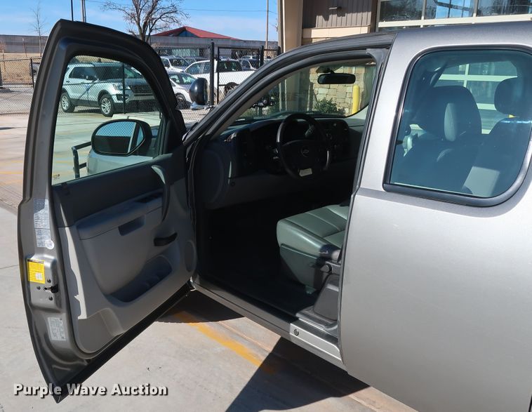 image for item DH3662 2013 Chevrolet Silverado 1500 Ext. Cab pickup truck
