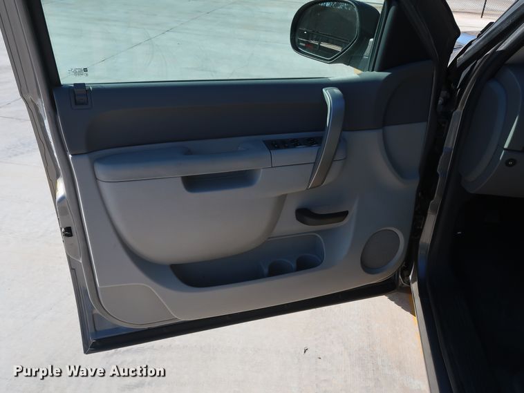 image for item DH3662 2013 Chevrolet Silverado 1500 Ext. Cab pickup truck