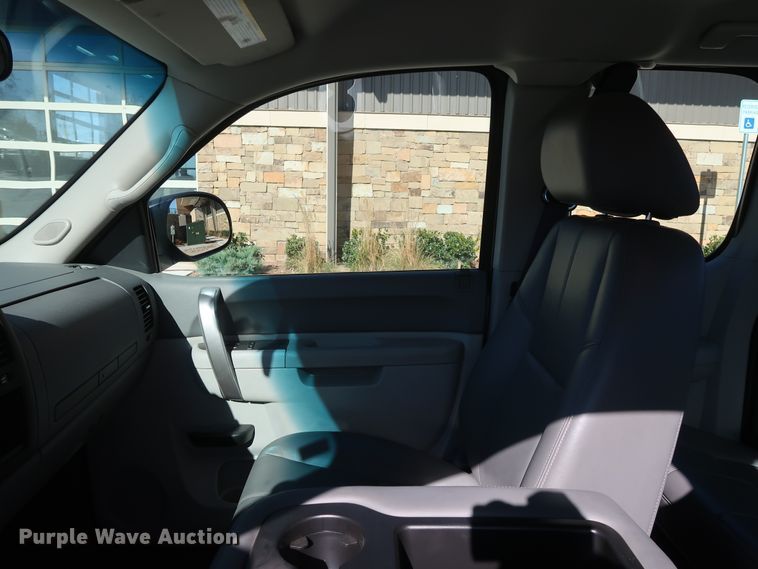 image for item DH3662 2013 Chevrolet Silverado 1500 Ext. Cab pickup truck