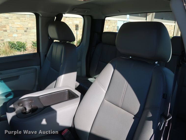 image for item DH3662 2013 Chevrolet Silverado 1500 Ext. Cab pickup truck