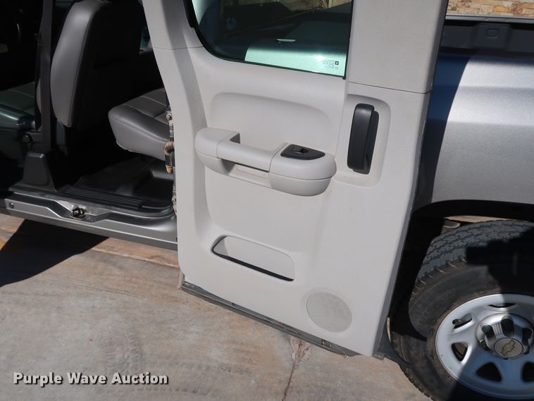 image for item DH3662 2013 Chevrolet Silverado 1500 Ext. Cab pickup truck