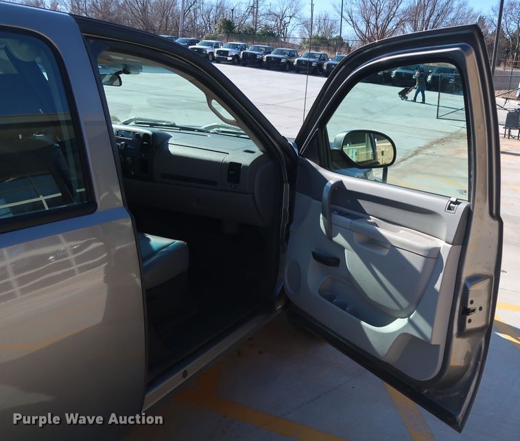 image for item DH3662 2013 Chevrolet Silverado 1500 Ext. Cab pickup truck