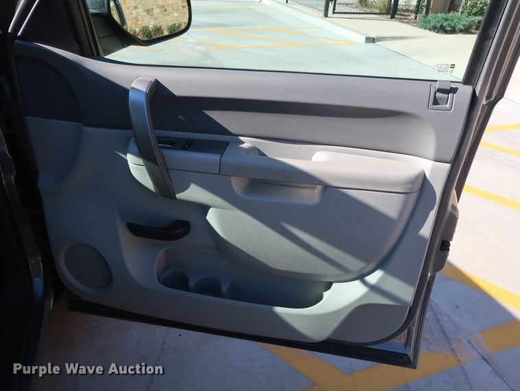 image for item DH3662 2013 Chevrolet Silverado 1500 Ext. Cab pickup truck