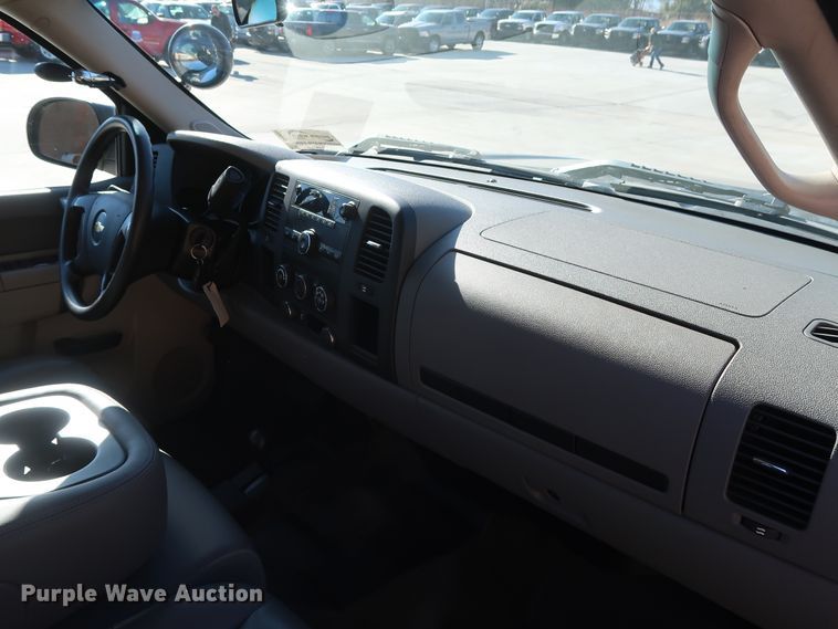 image for item DH3662 2013 Chevrolet Silverado 1500 Ext. Cab pickup truck