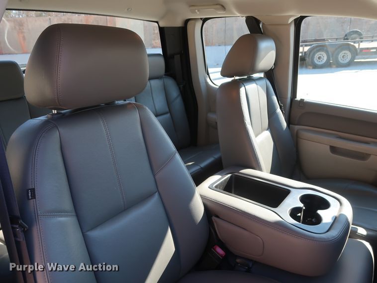 image for item DH3662 2013 Chevrolet Silverado 1500 Ext. Cab pickup truck