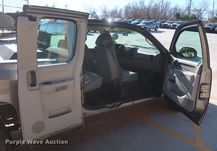 image for item DH3662 2013 Chevrolet Silverado 1500 Ext. Cab pickup truck